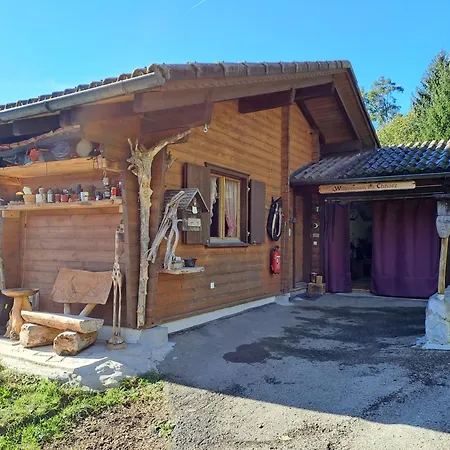 Saentis Chalet Chnorz بيت للعطل *