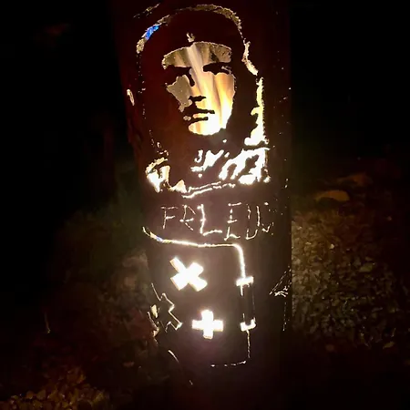 Ib Saentis Chnorz Entire House